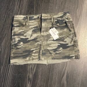 EXPRESS Camo mini skirt size 10
